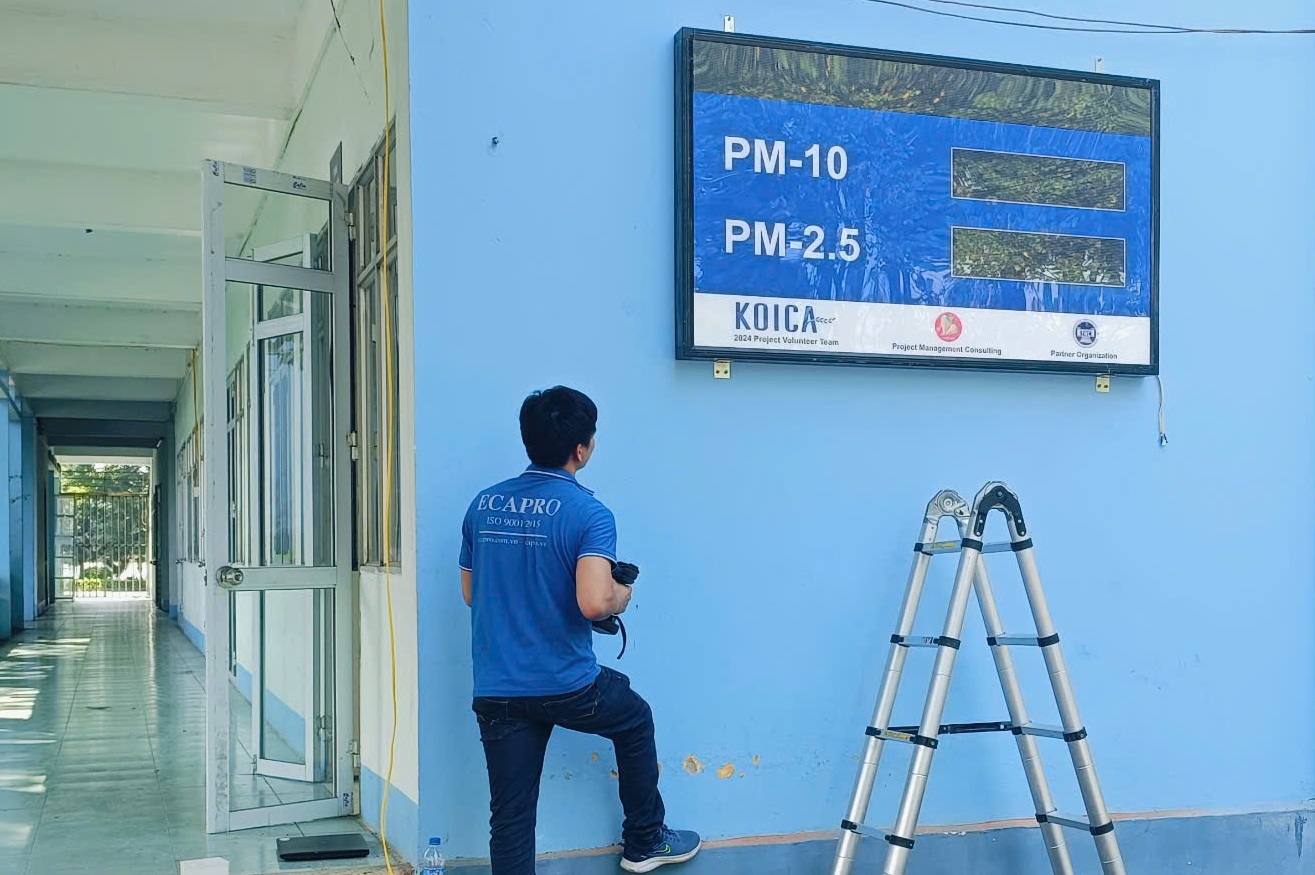BẢNG ĐIỆN TỬ HIỂN THỊ THÔNG SỐ MÔI TRƯỜNG